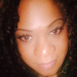 Meet your Posher, Roxanne